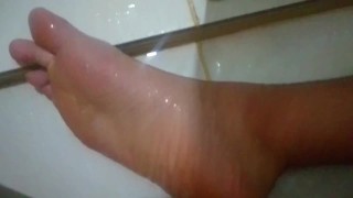 Hot Sexy tranny get her piss and jerk